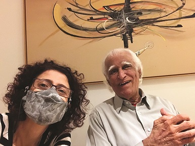 Ziraldo e Adriana Lins - uma das curadoras da exposição