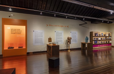 Detalhe da exposição "Iandé: aqui estávamos, aqui estamos"
